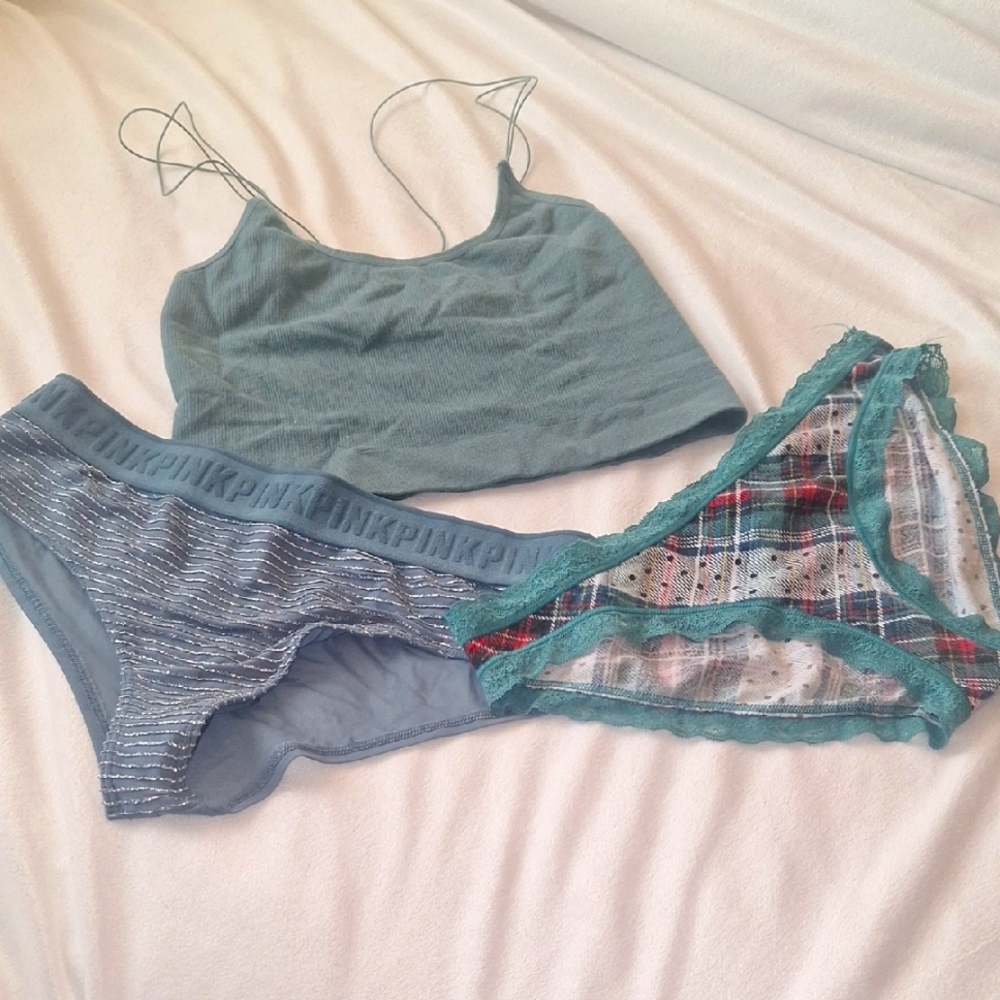 Victoria Secret Bundle 2 Panties Size M Bralette M